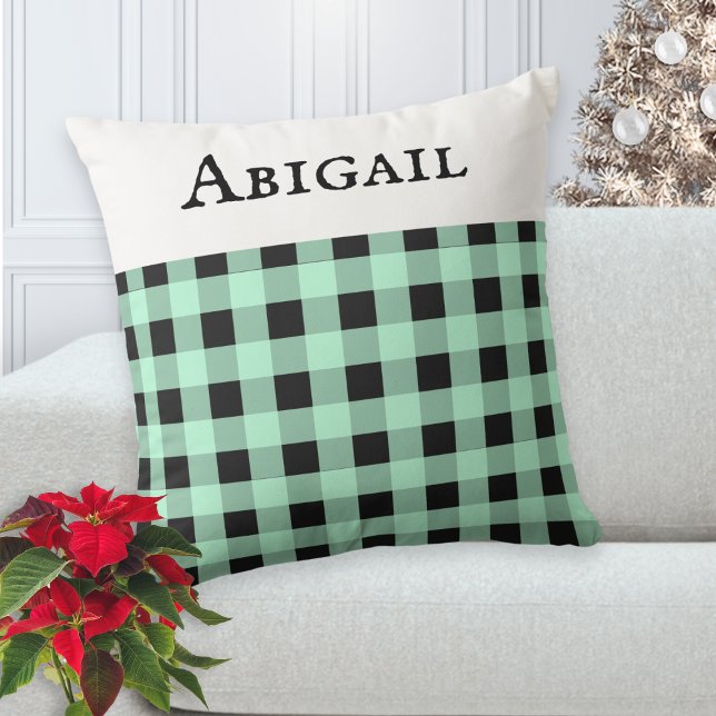Peppermint Green Buffalo Plaid Check Kerst Kussen (A pretty, personalized cushion with buffalo plaid pattern in peppermint green and black)