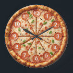 Pepperoni Pizza klok - Verse gebakken Pizza klok<br><div class="desc">"Pepperoni pizzaklok", "Vers gebakken pizzaklok", "Het is altijd tijd voor", "Pizza oclock o'clock", "Kaasplakjes toppings", "Basilicum verlaat tomatensaus", "Dikke korst ovenbak", "Heerlijke Italiaanse keuken", "Lekker diner lunchfoodie", "Pizzeria Restaurant Bar Pub", "Italiano Trattoria Italy Kitchen"</div>