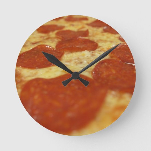 pepperoni pizza ronde klok (Voorkant)