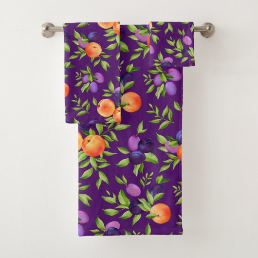 Peraches Plums Paars Cute Fruit Botanische Patroon Bad Handdoek (Insitu)