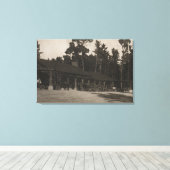 Perbble Beach, CA - Lodge in the Firth by the Zee Canvas Afdruk (Insitu (Houten vloer))