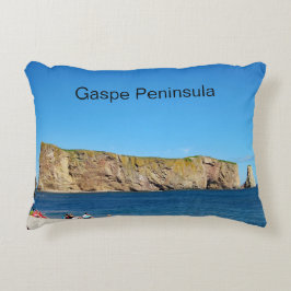 Percé Rock in de Golf van de St. Lawrence Accent Kussen