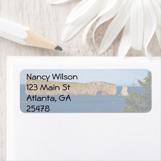 Percé Rock in de Golf van de St. Lawrence Etiket (Insitu)