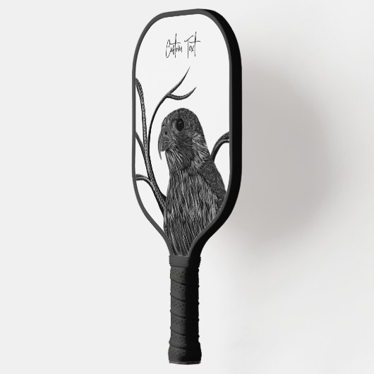 Peregrine Falcon in boomtakken met handschrift Pickleball Paddle (Links)