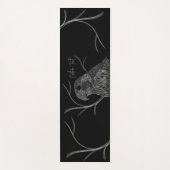 Peregrine Falcon in boomtakken met handschrift Yogamat (Voorkant)