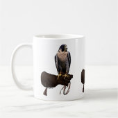 Peregrine Falcon over handschoen Koffiemok (Links)