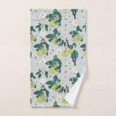 Peren en bijen in een botanische bloementuin bad handdoek (Handdoek)