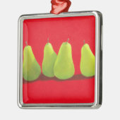 Peren op rode doek metalen ornament (Links)