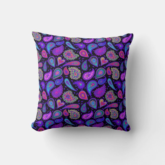 Perfect  Paarse Paisley op zwart Kussen (Voorkant)