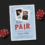 Perfect Pair Casino Theme Engagement Party Kaart<br><div class="desc">Ideaal voor pokerliefhebbers of casino's met nachtelijke verlovingsfeest, onze casino-uitnodigingen voor de verlovingspartij zijn voorzien van een paar speelkaarten met de foto's en initialen van het stel, en 'het perfecte paar' onder in de stijl van retro Vegas. Voeg de details van uw verlovingspartij toe met behulp van de opgegeven velden...</div>