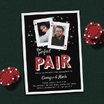 Perfect Pair Casino Theme Engagement Party Kaart<br><div class="desc">Ideaal voor pokerliefhebbers of casino's met nachtelijke verlovingsfeest, onze casino-uitnodigingen voor de verlovingspartij zijn voorzien van een paar speelkaarten met de foto's en initialen van het stel, en 'het perfecte paar' onder in de stijl van retro Vegas. Voeg de details van uw verlovingspartij toe met behulp van de opgegeven velden...</div>