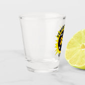 Perfect spel, zwart en geel shot glas (Links)