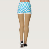 Perfecte benen in blauwe chevron shorts leggings (Achterkant)