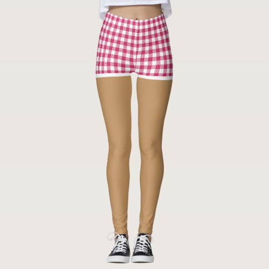 Perfecte benen in moderne kersenrode geruite short leggings (Voorkant)
