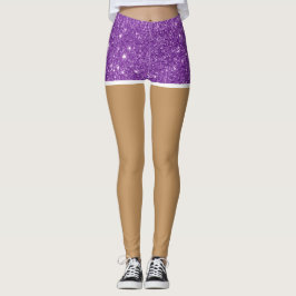 Perfecte benen in paarse nep glittershorts leggings