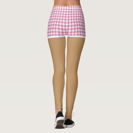 Perfecte benen in roze gingham shorts leggings (Achterkant)