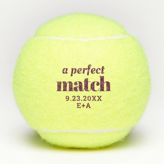 Perfecte Match Gepersonaliseerde Bourgondische bru Tennisballen (Voorkant)