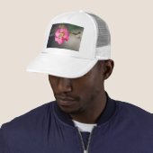Perfecte Roze Bloeiende Kwee Trucker Pet (In situ)