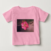 Perfecte roze bloeiende kweepel (Voorkant)