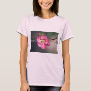Perfecte roze bloeiende kweepel t-shirt