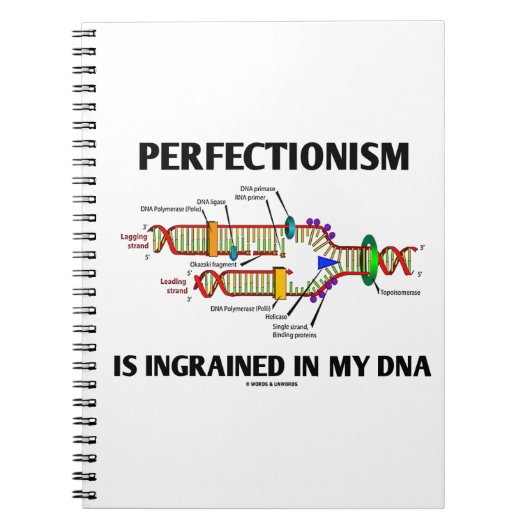 Perfectionisme is gegraveerd in mijn DNA (Humor) Notitieboek (Voorkant)