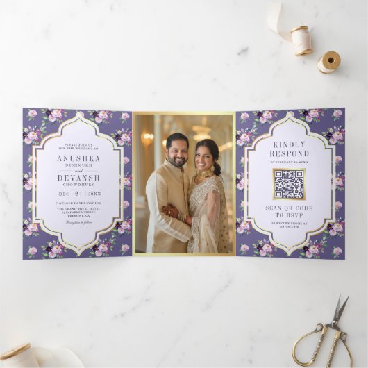 Periwinkle bloemenpatroon QR-code Indiase bruiloft Drieluik Uitnodiging (Binnen)