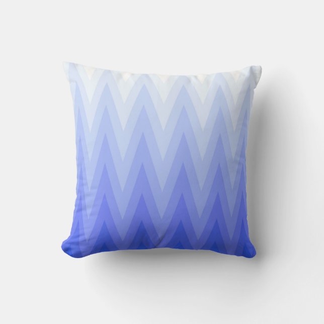 Periwinkle Blue Chevron Ombre Kussen (Voorkant)