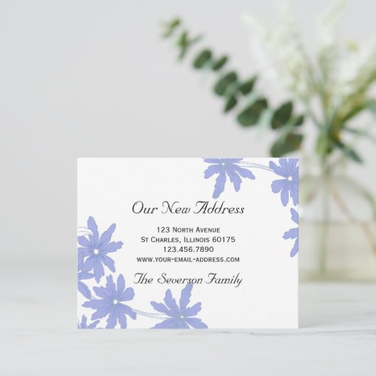 Periwinkle Blue Daisies New Address Aankondiging (Staand voorkant)