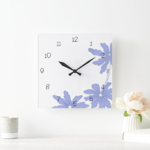 Periwinkle Blue Daisies Square Clock Vierkante Klok