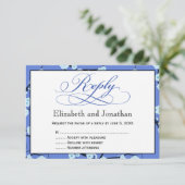 Periwinkle Blue Floral Reply RSVP Card (Staand voorkant)