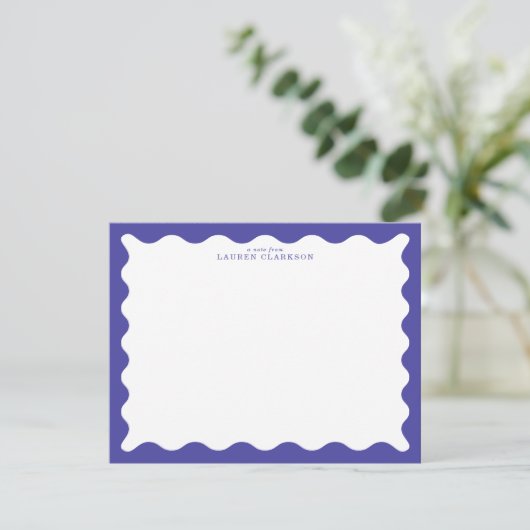 Periwinkle Blue Wavy Frame Note Card Kaart (Staand voorkant)