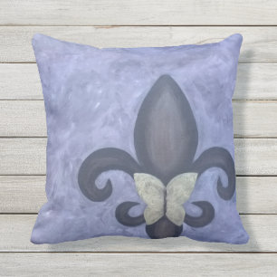 Periwinkle Butterfleur   Fleur de Lis Butterfly Buitenkussen