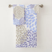 Periwinkle Dahlia bloembaddecor Bad Handdoek (Insitu)