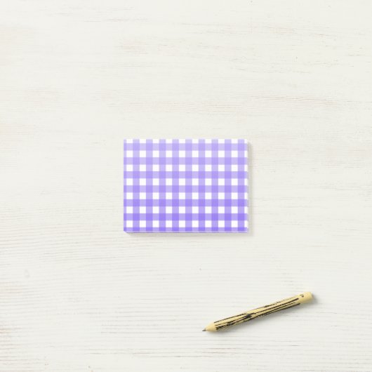 Periwinkle en witte gingham post-it® notes (Op bureau)