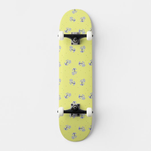 Periwinkle Flowers skateboard (Voorkant)