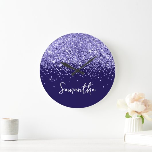 Periwinkle Glitter Donkerblauw Script Naam Grote Klok (Huis)