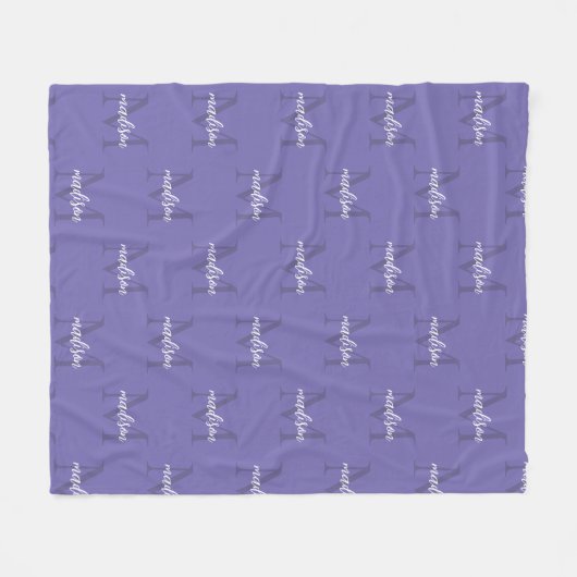 Periwinkle Herhalende Monogram Gepersonaliseerde N Fleece Deken (Voorkant (Horizontaal))