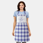Periwinkle Kitchen Monogram Naam Gingham Check Schort (Gedragen)