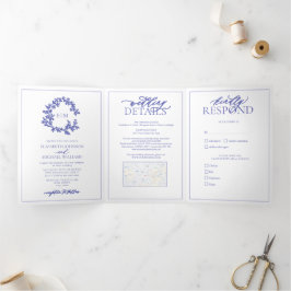 Periwinkle Leafy Crest Monogram Weddenschap Drieluik Uitnodiging