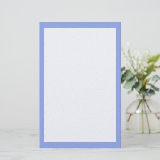 Periwinkle Solid Color Briefpapier (Staand voorkant)