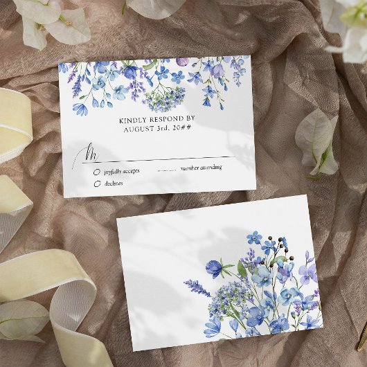 Periwinkle Wildflower Bruiloft Delicate Bloemen RSVP Kaartje