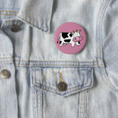 Permanente Koe met Daisies Ronde Button 5,7 Cm (In situ)