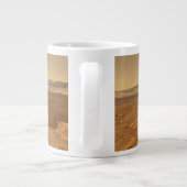 Perseverance Rover werkt op het oppervlak van Mars Grote Koffiekop (Achterkant)