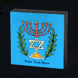 Persian Magen David Menorah Houten Kist Print<br><div class="desc">Dit afbeelding is aangepast vanuit een antiek Perzische joodse tegel en bevat een menorah met een Magen David (Star of David),  die is opgezet door olijftakken. De onvolkomenheden van het oorspronkelijke,  met de hand geschilde afbeelding zijn bewaard. Voeg je eigen tekst toe.</div>