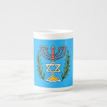 Persian Magen David Menorah Porselein Kop<br><div class="desc">This image was adapted from an antique Persian Jewish tile and features a menorah with a Magen David (Star of David) framed by olive branch. De onvolkomenheden van het origineel,  hand-painted image have been preserved.</div>