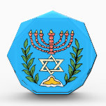 Persian Magen David Menorah Prijs<br><div class="desc">This image was adapted from an antique Persian Jewish tile and features a menorah with a Magen David (Star of David) framed by olive branch. De onvolkomenheden van het origineel,  hand-painted image have been preserved.</div>