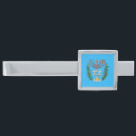 Persian Magen David Menorah Verzilverde Dasspeld<br><div class="desc">This image was adapted from an antique Persian Jewish tile and features a menorah with a Magen David (Star of David) framed by olive branch. De onvolkomenheden van het origineel,  hand-painted image have been preserved.</div>