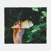 Person holding ice cream fleece deken (Voorkant (Horizontaal))