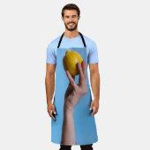 Person holding lemon schort (Gedragen)