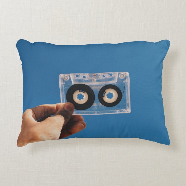 Person holding white and black cassette tape accent kussen (Voorkant)